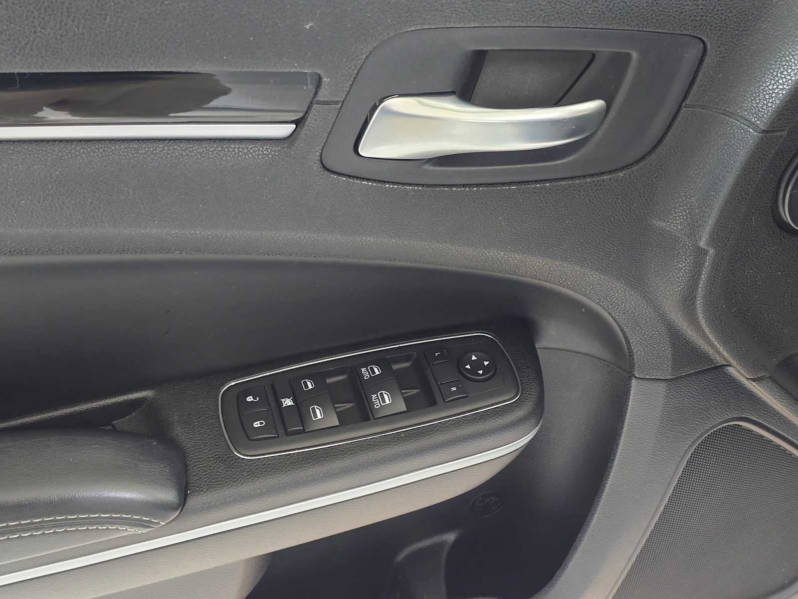 2023 Chrysler 300 300S