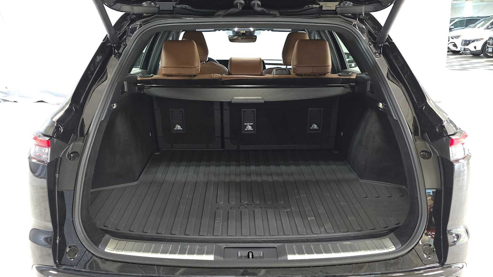 2025 Toyota Crown Signia XLE