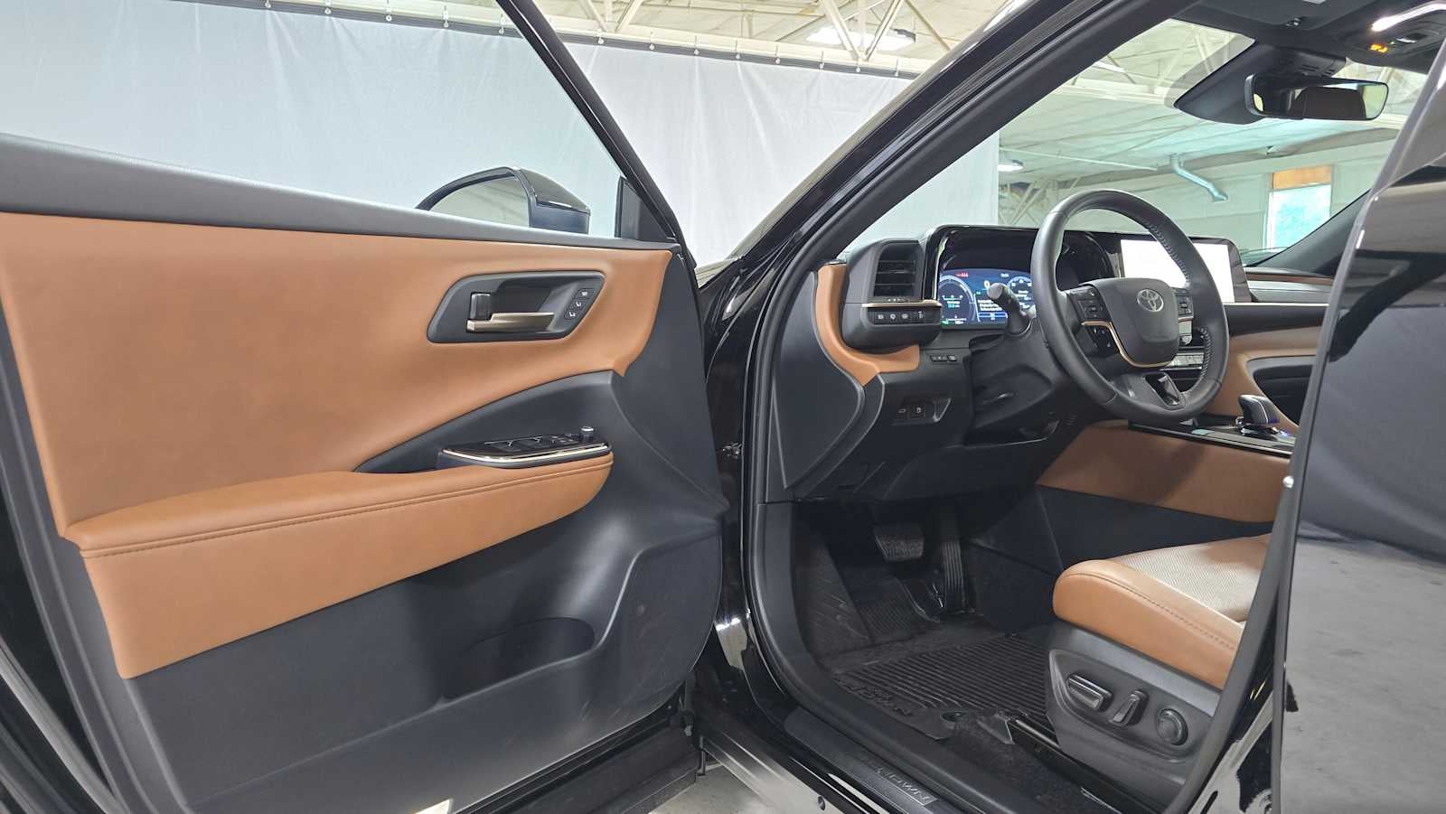 2025 Toyota Crown Signia XLE