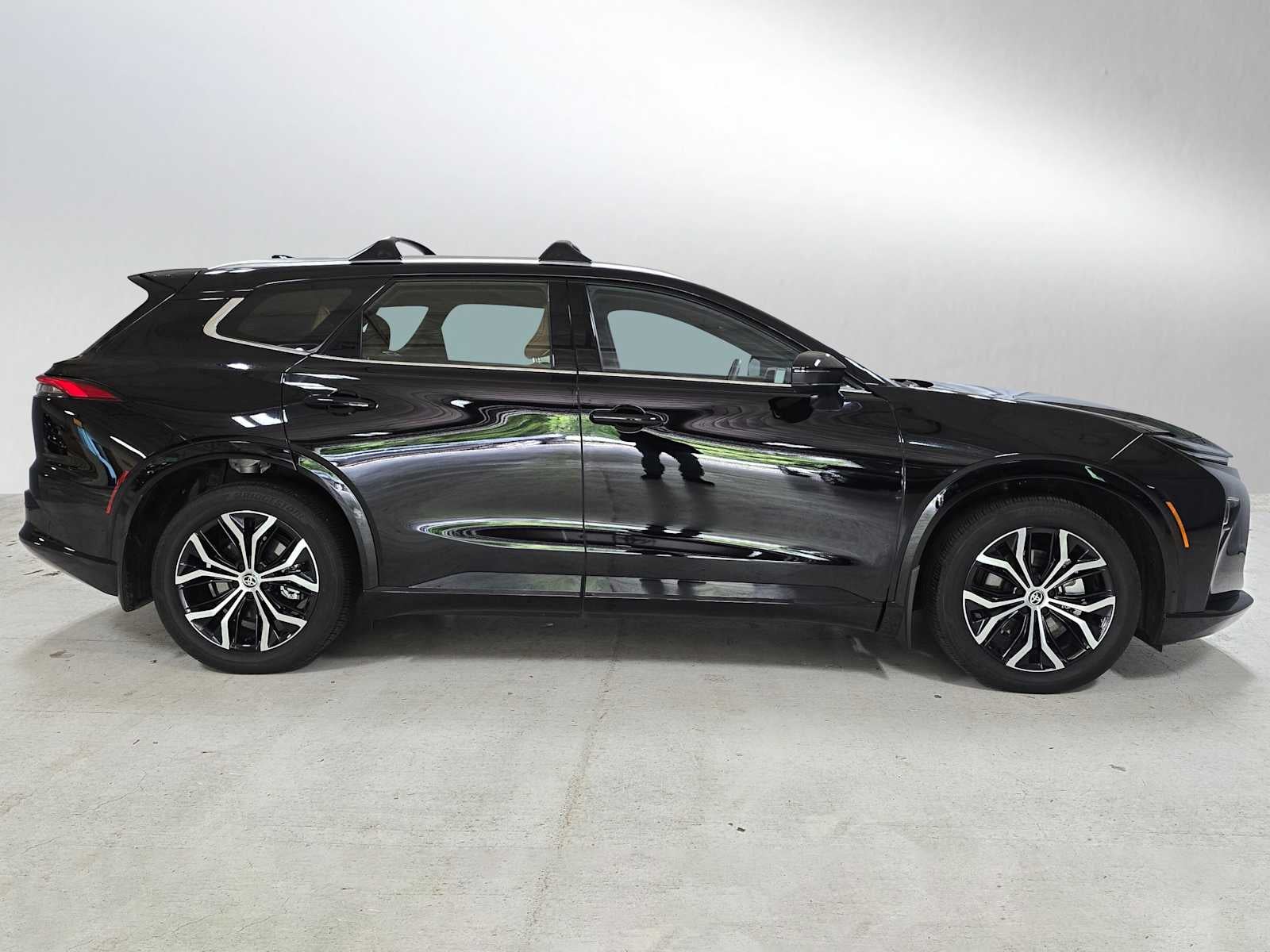 2025 Toyota Crown Signia XLE