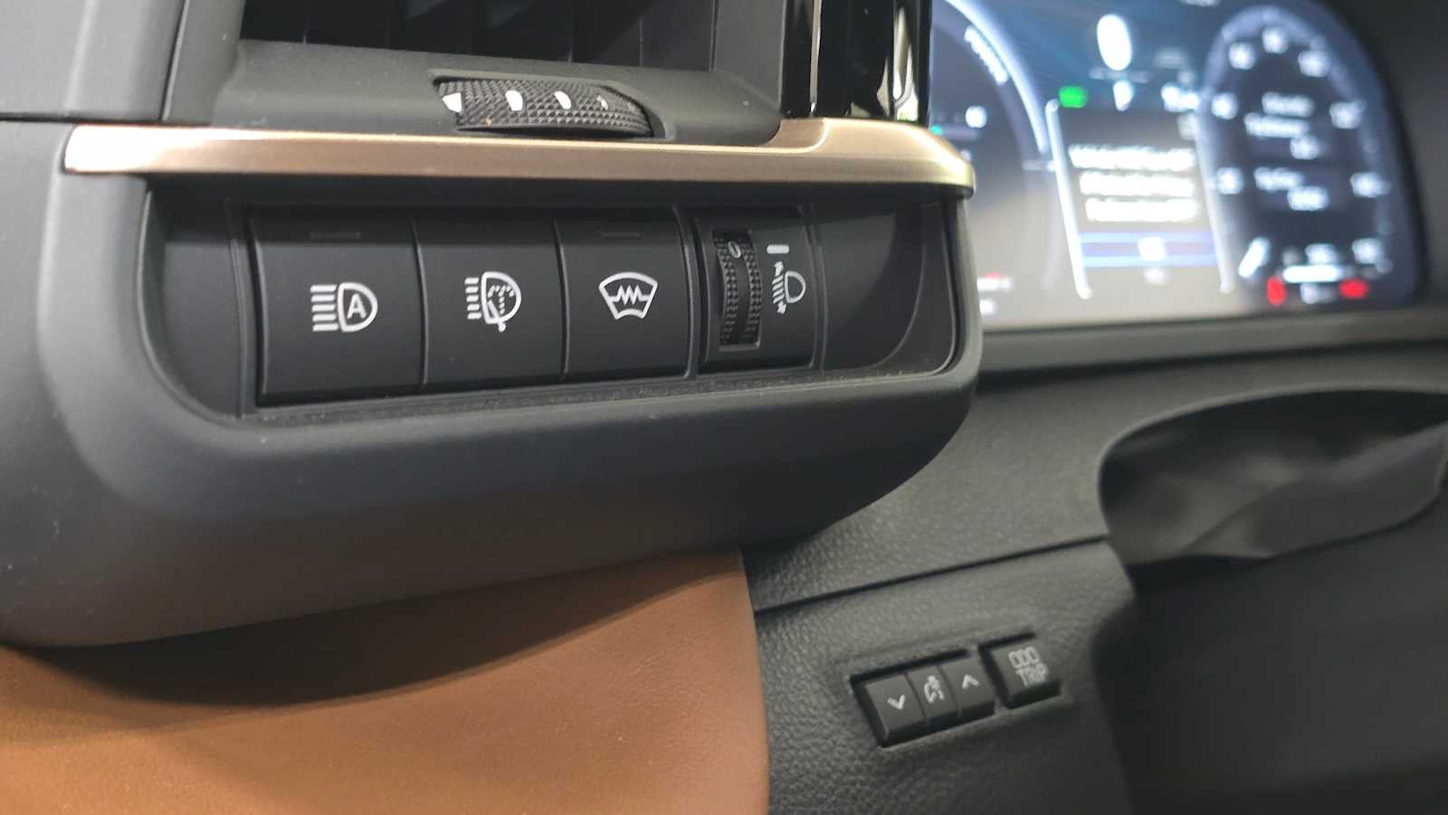 2025 Toyota Crown Signia XLE