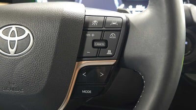 2025 Toyota Crown Signia XLE