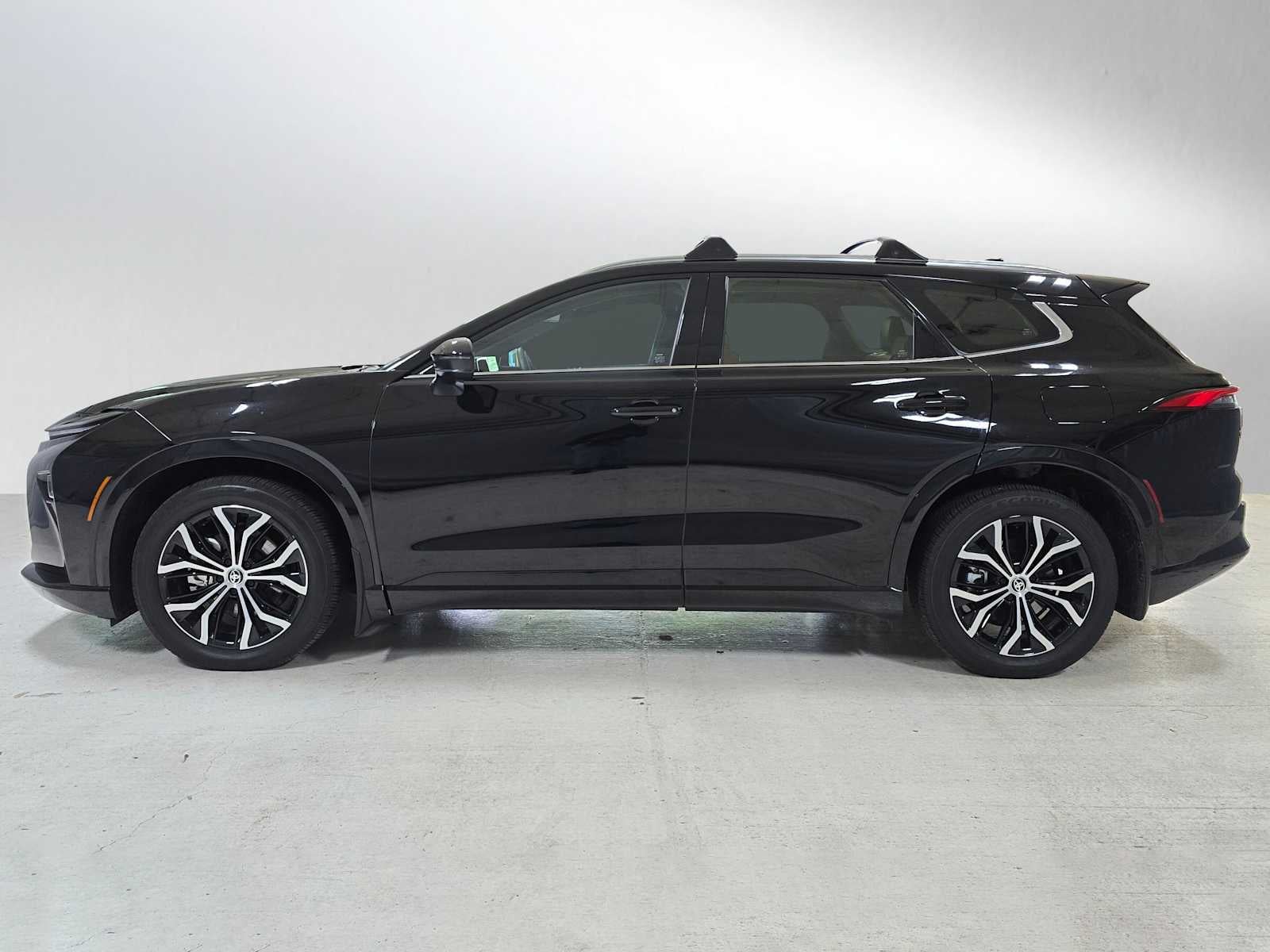 2025 Toyota Crown Signia XLE