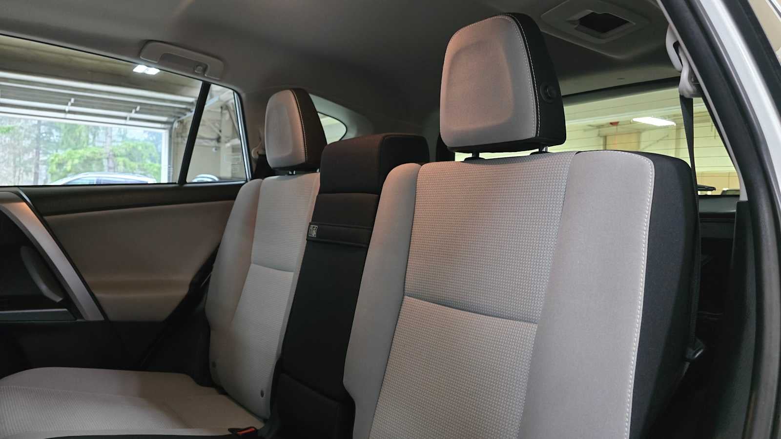 2017 Toyota RAV4 Hybrid XLE