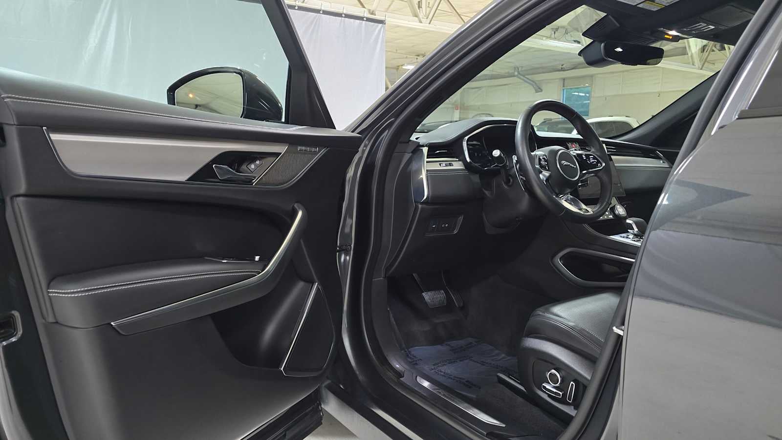 2023 Jaguar F-PACE R-Dynamic S