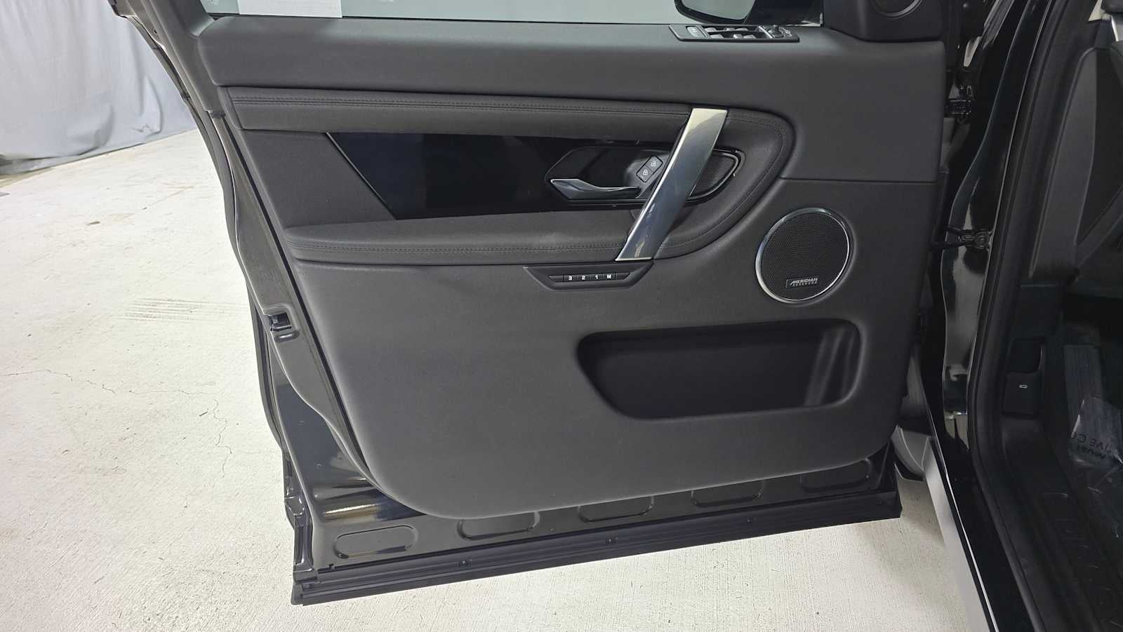 2023 Land Rover Discovery Sport SE