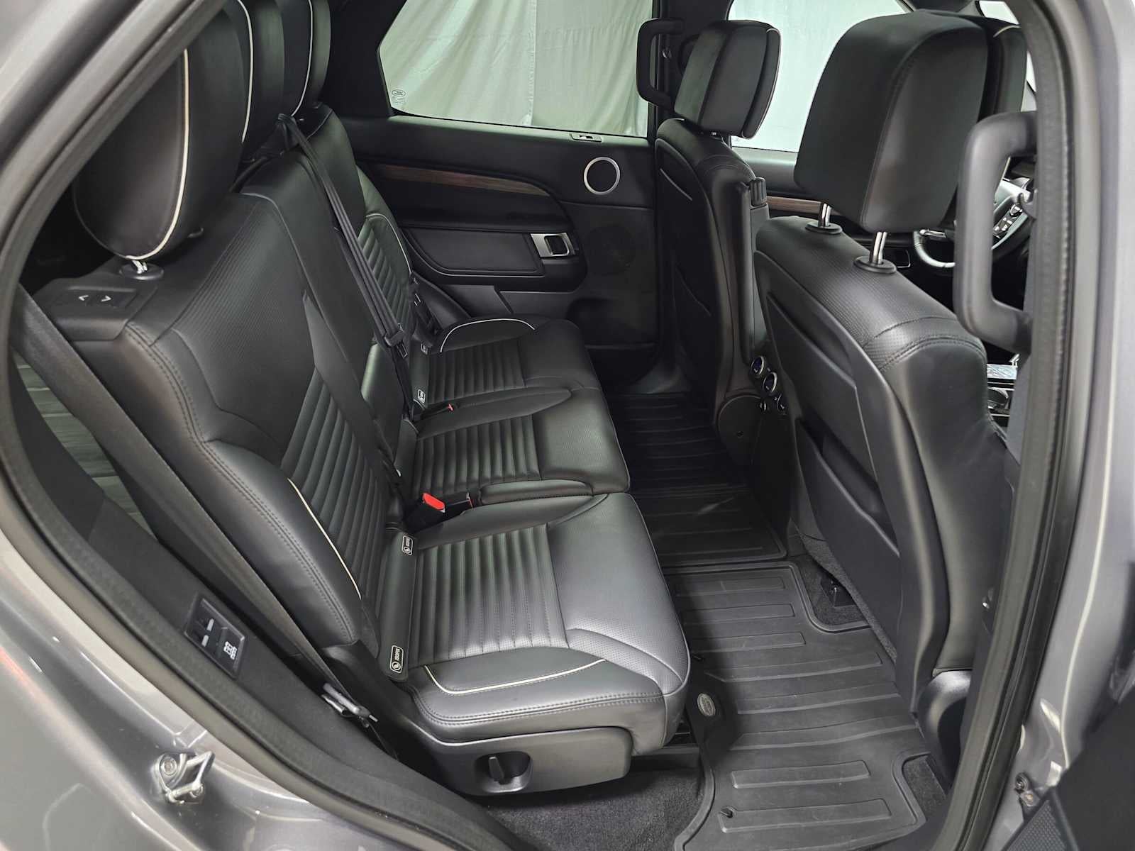 2020 Land Rover Discovery HSE Luxury