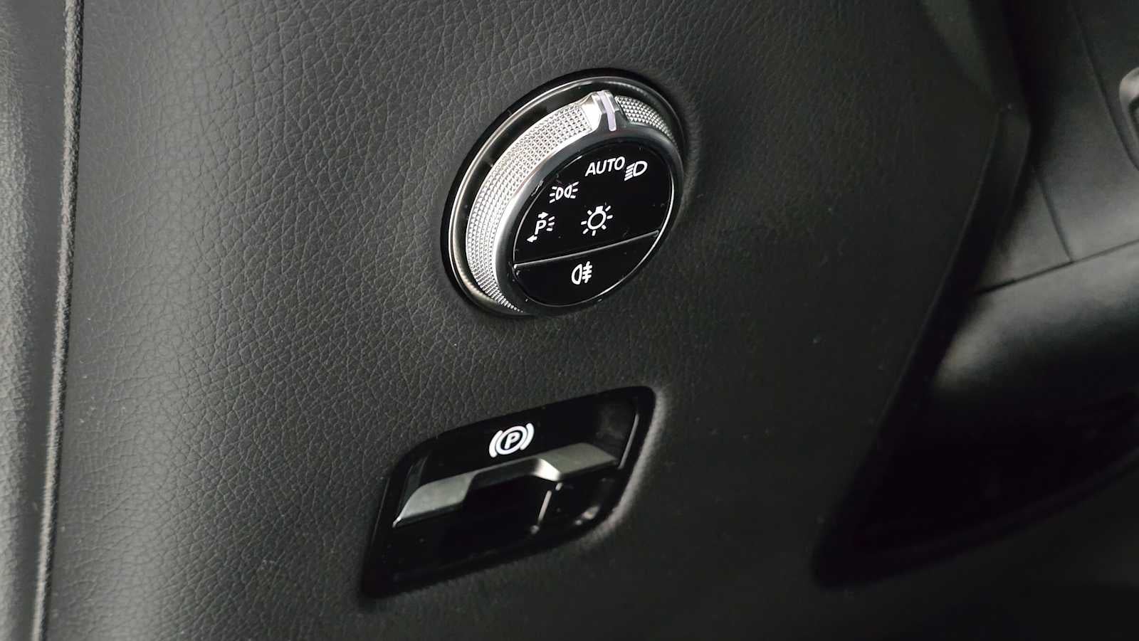 2025 Mercedes-Benz GLC GLC 300