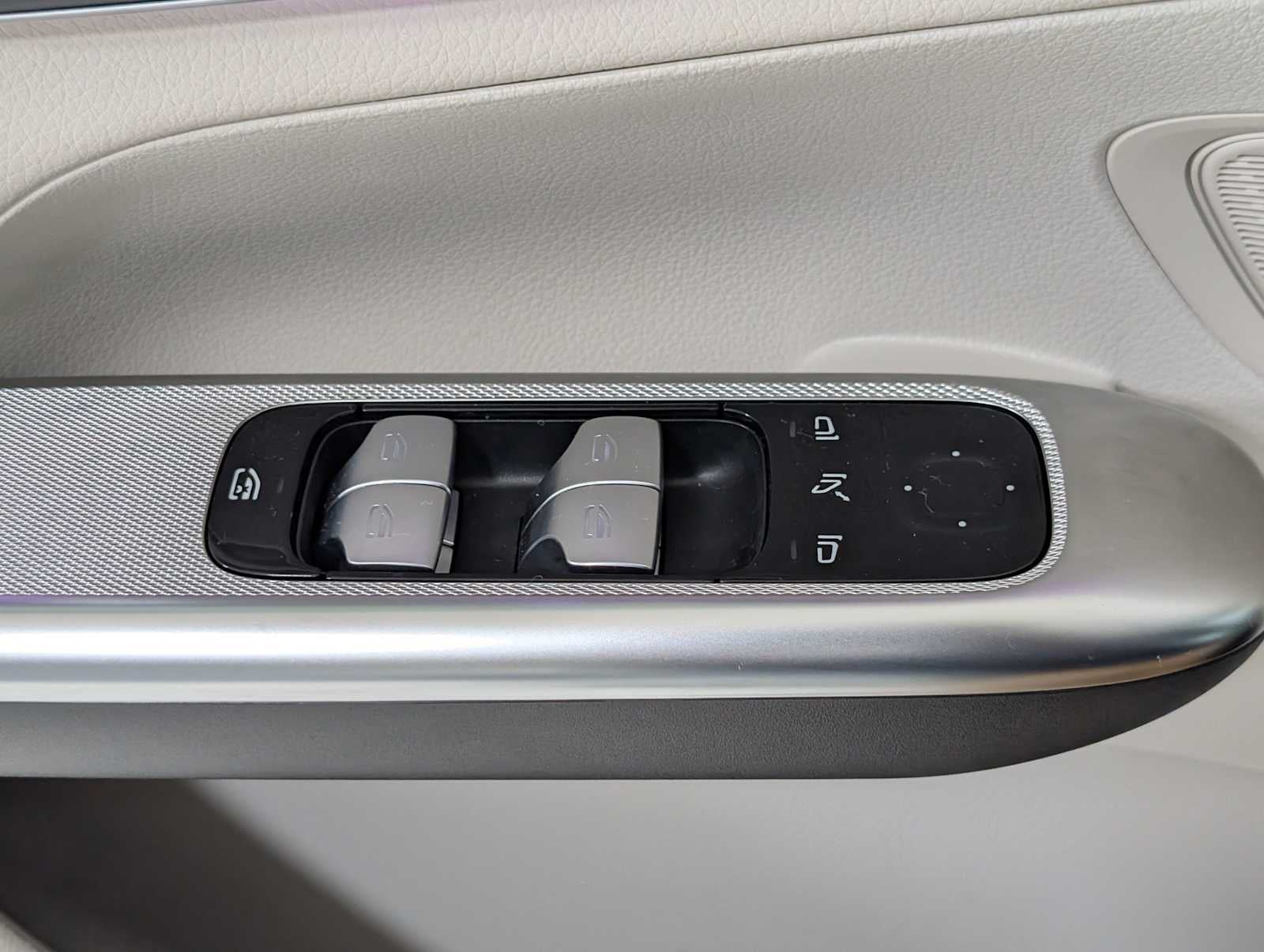 2025 Mercedes-Benz GLC 300 GLC 300