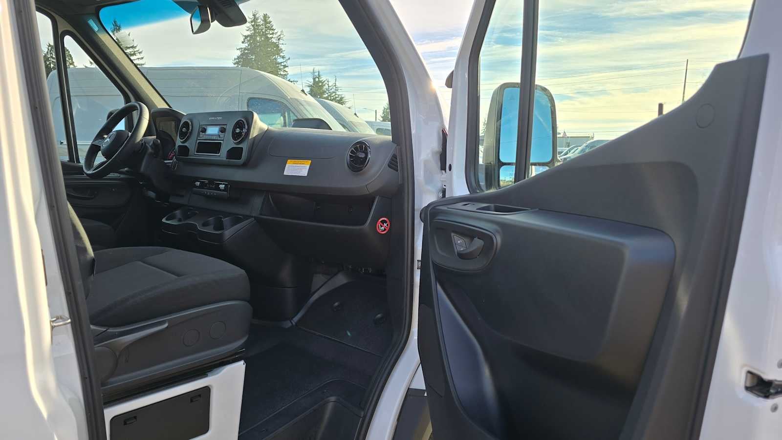 2025 Mercedes-Benz Sprinter 2500 Standard Roof I4 Diesel 144" RWD