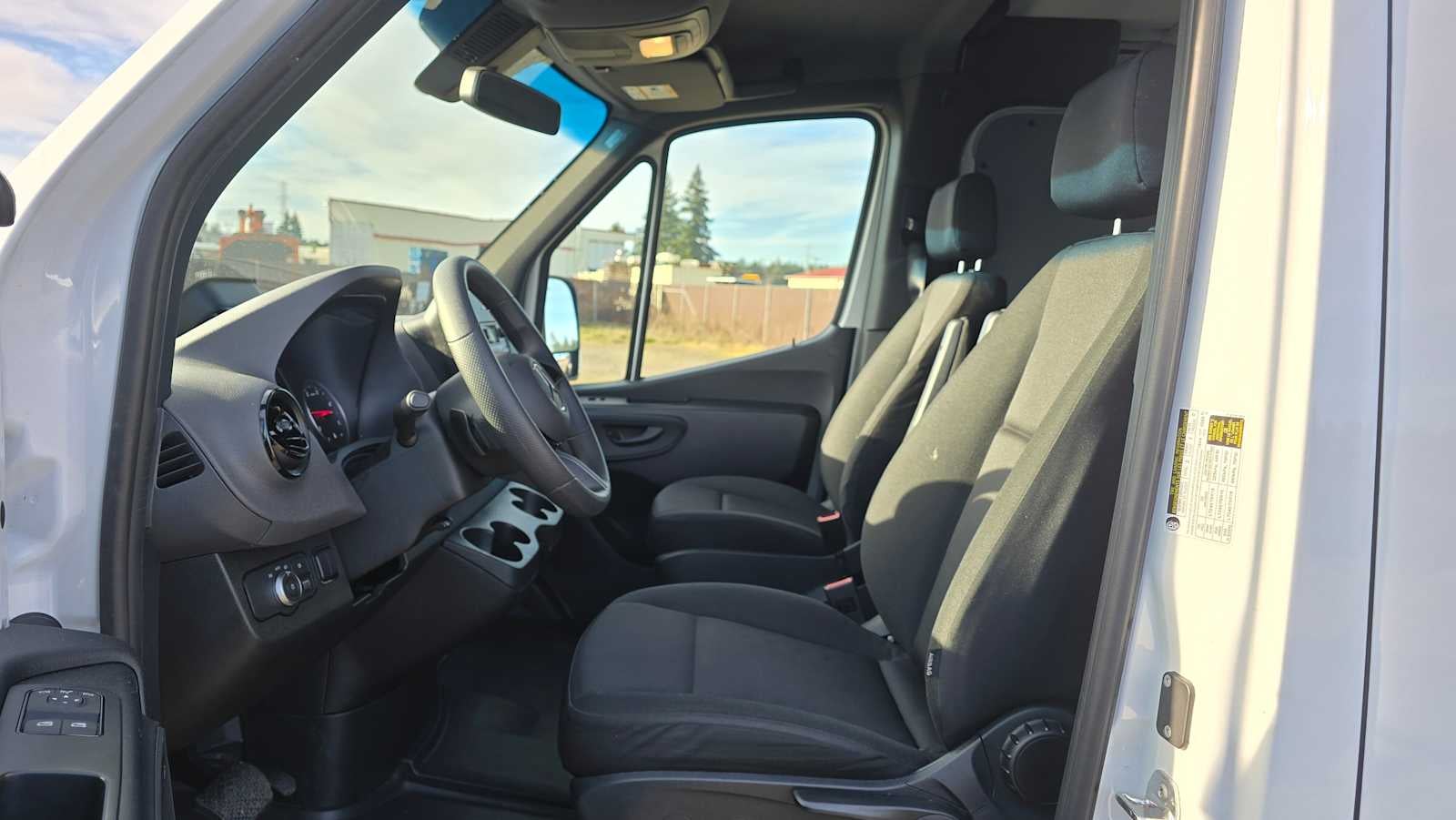 2025 Mercedes-Benz Sprinter 2500 Standard Roof I4 Diesel 144" RWD