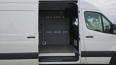 2025 Mercedes-Benz Sprinter 2500 Standard Roof I4 Diesel 144" RWD