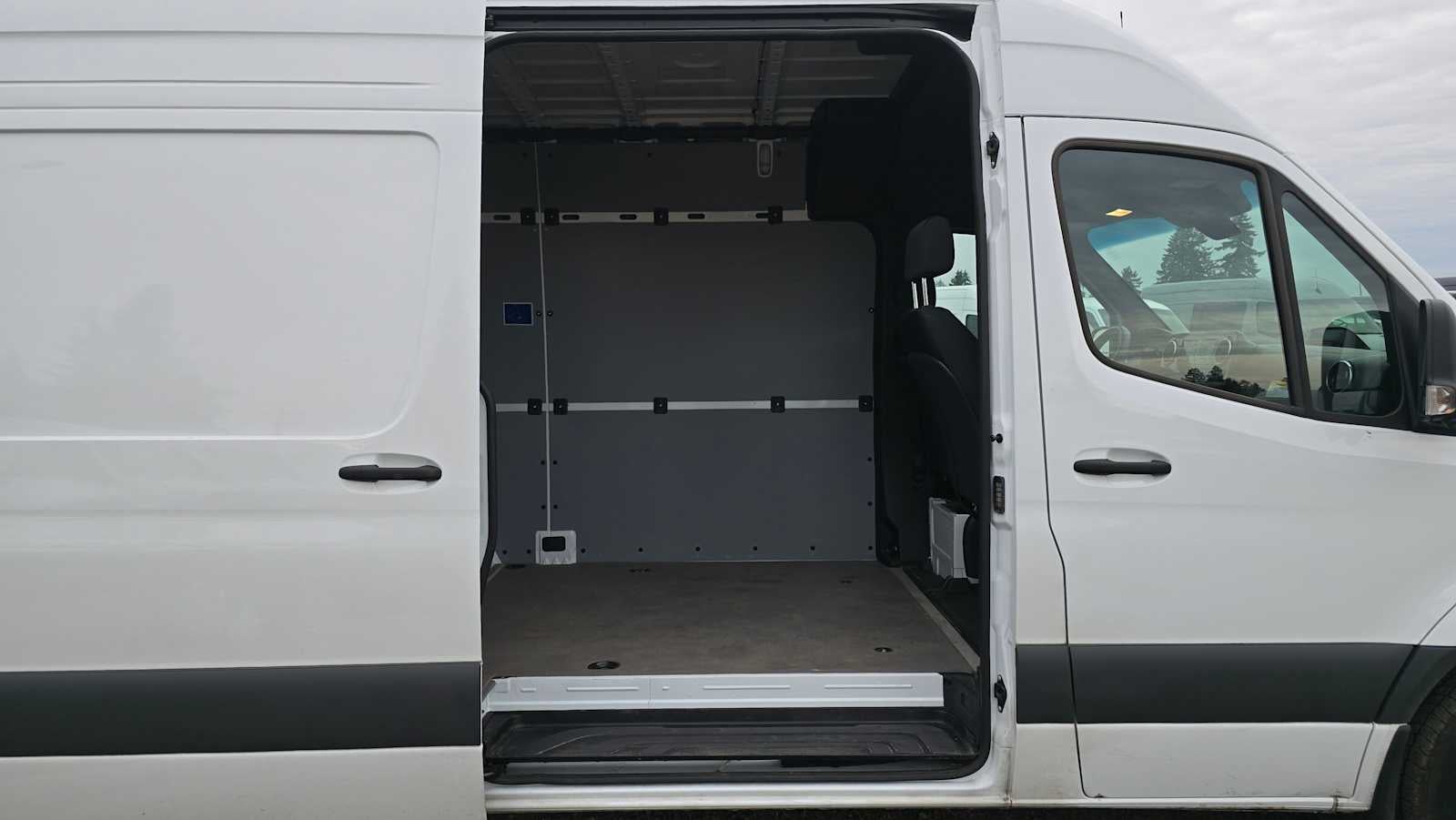 2025 Mercedes-Benz Sprinter 2500 Standard Roof I4 Diesel 144" RWD