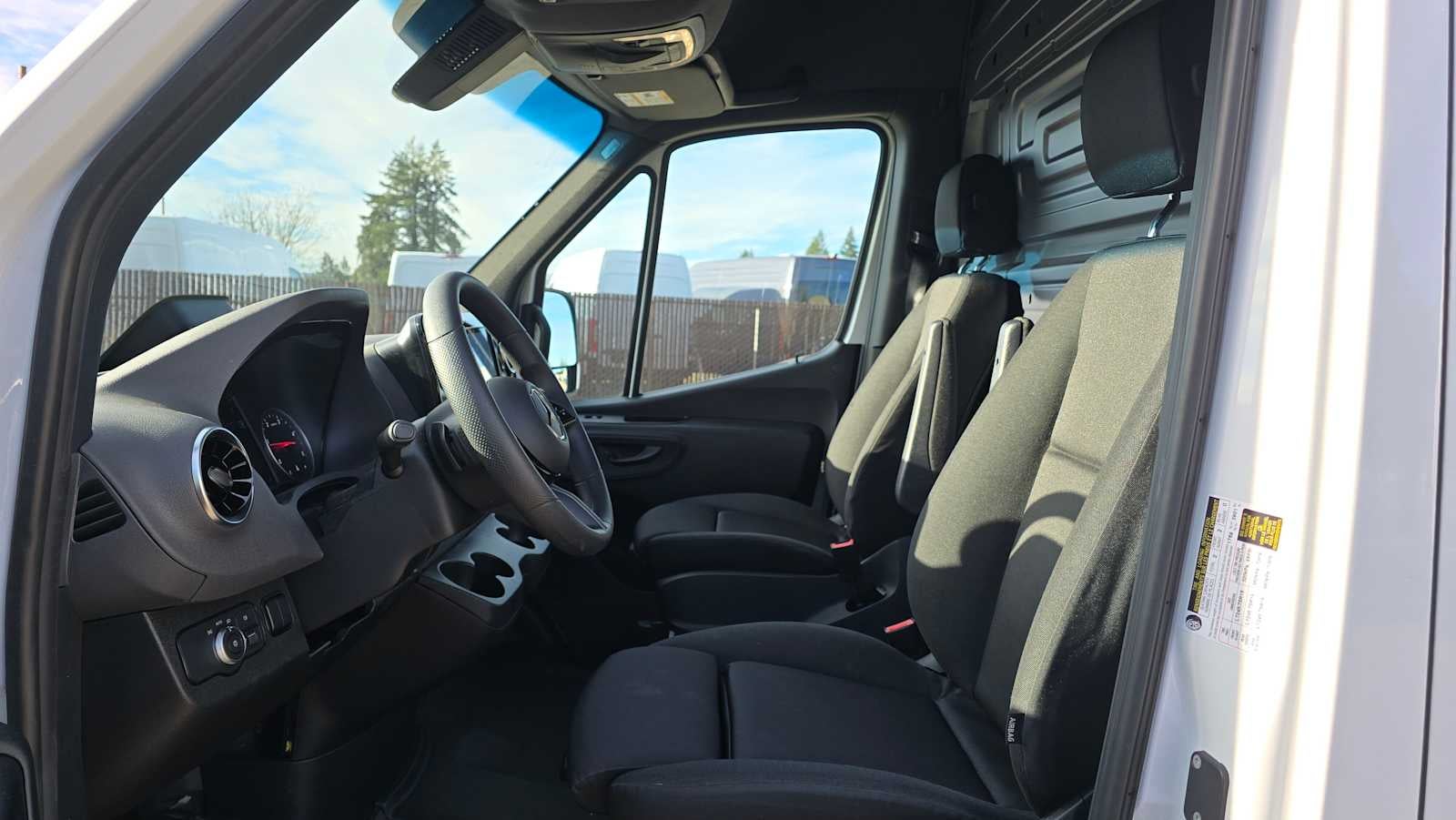 2025 Mercedes-Benz Sprinter 2500 Standard Roof I4 Diesel 144" RWD