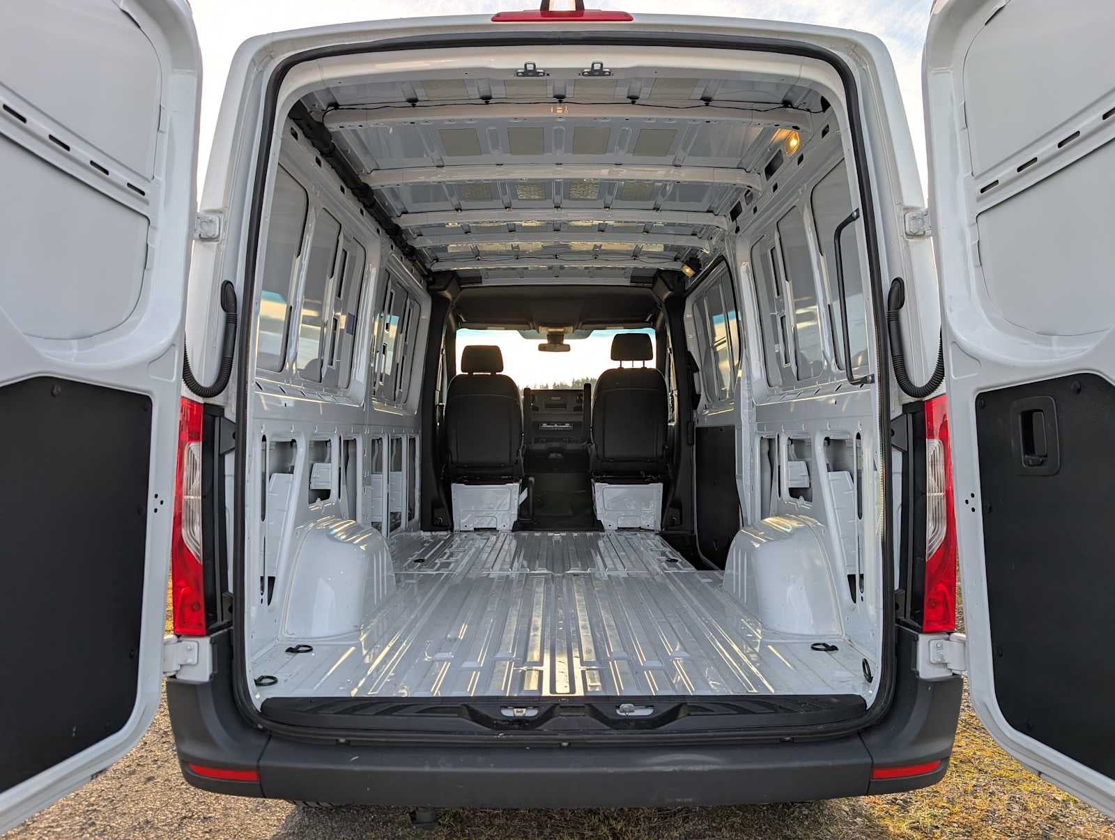 2025 Mercedes-Benz Sprinter 2500 Standard Roof I4 Diesel 144" RWD