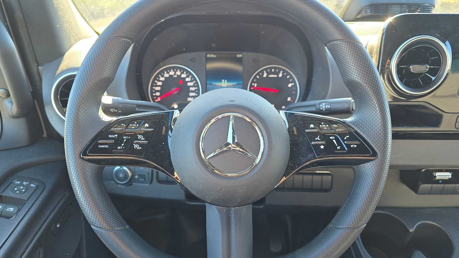 2025 Mercedes-Benz Sprinter 2500 Standard Roof I4 Diesel 144" RWD