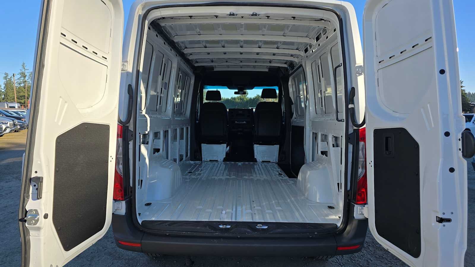 2025 Mercedes-Benz Sprinter 2500 Standard Roof I4 Diesel 144" RWD