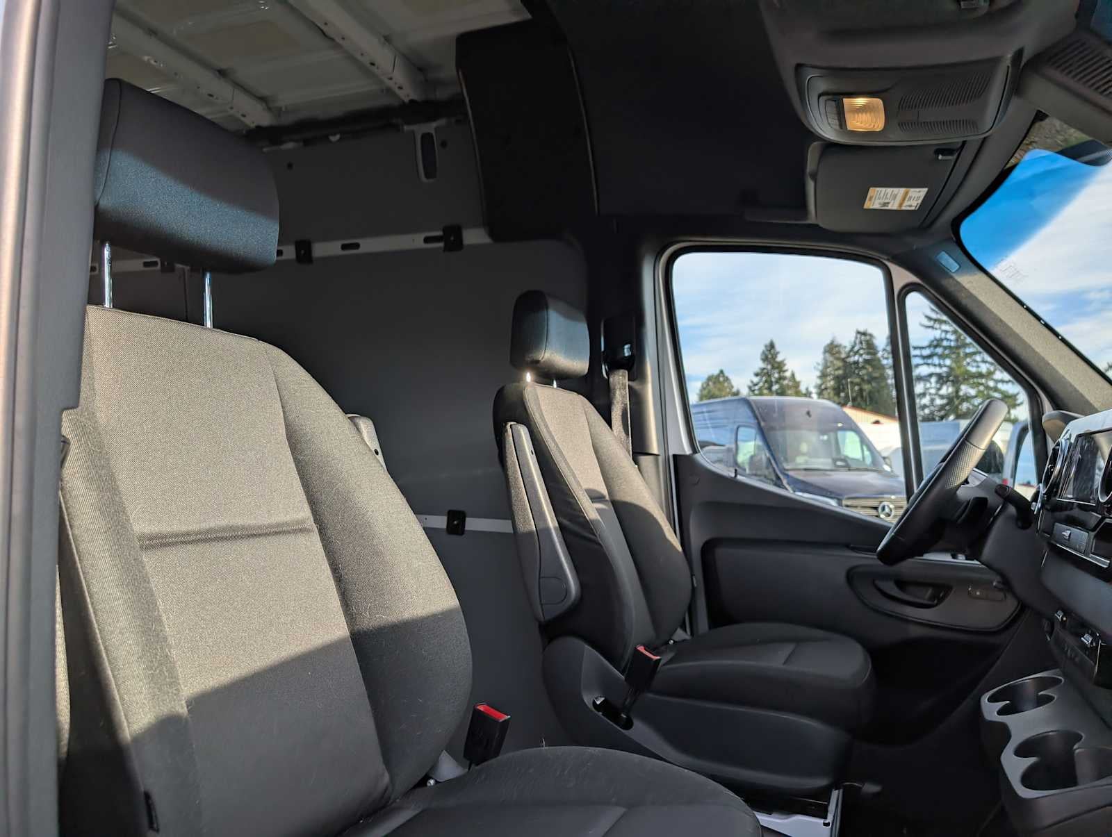 2025 Mercedes-Benz Sprinter 2500 Standard Roof I4 Diesel 144" RWD