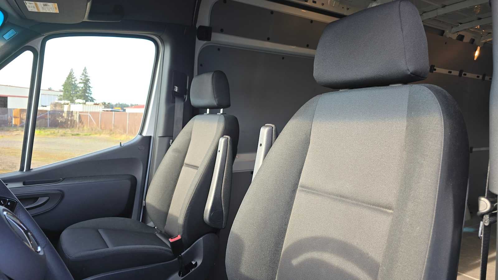 2025 Mercedes-Benz Sprinter 2500 High Roof I4 Diesel 170" RWD