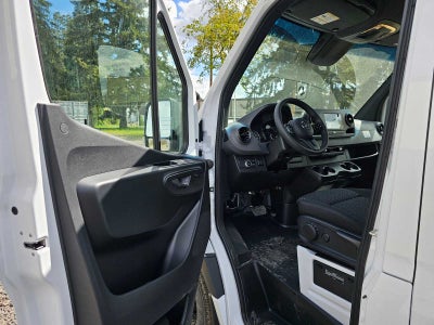 2024 Mercedes-Benz Sprinter 2500 High Roof I4 Diesel 170" RWD