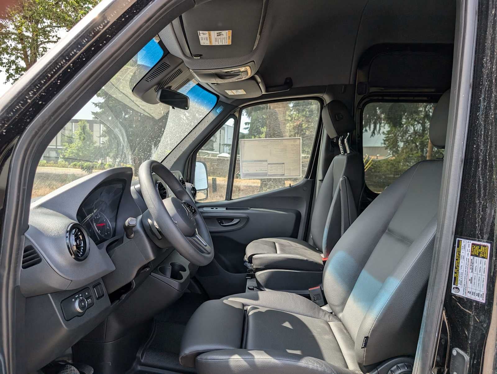 2024 Mercedes-Benz Sprinter 2500 Standard Roof I4 Diesel HO 144" RWD