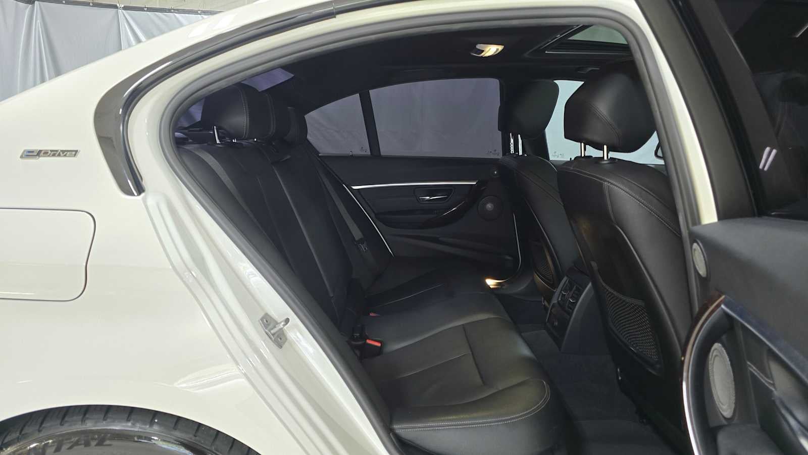 2017 BMW 330e iPerformance 330e iPerformance