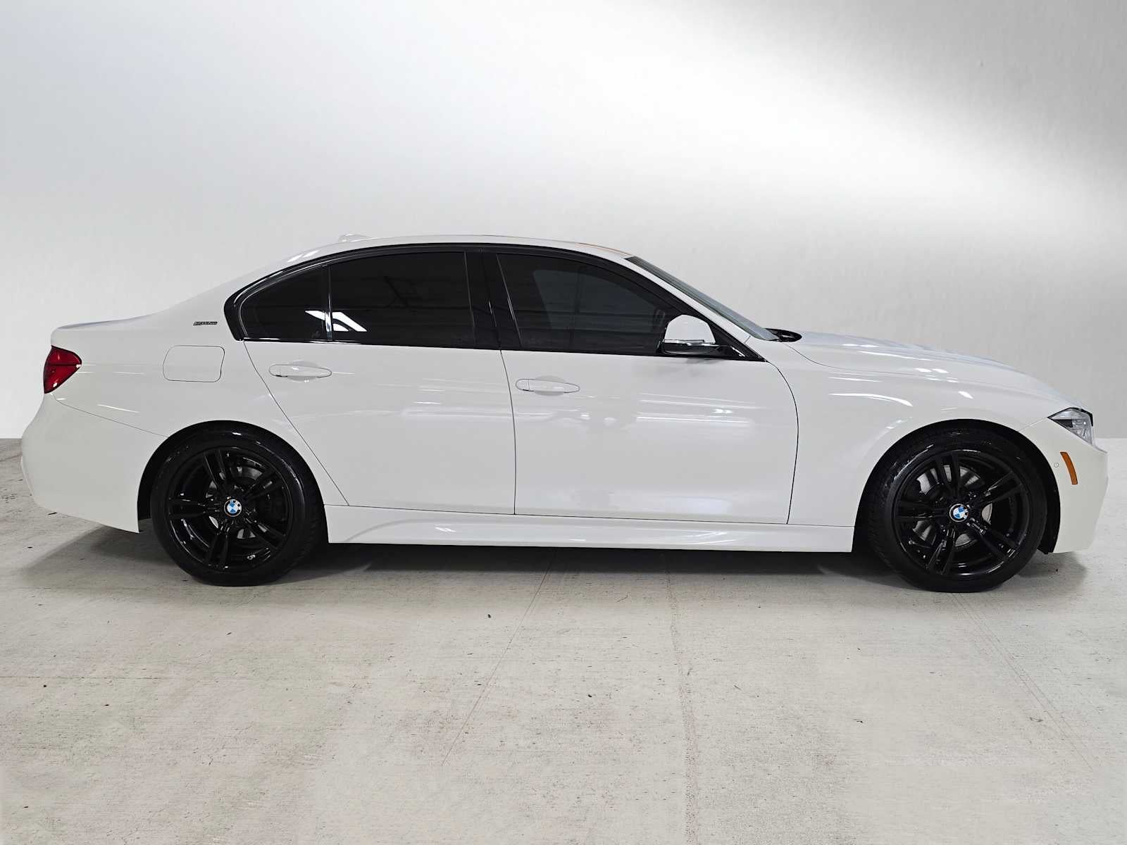 2017 BMW 330e iPerformance 330e iPerformance