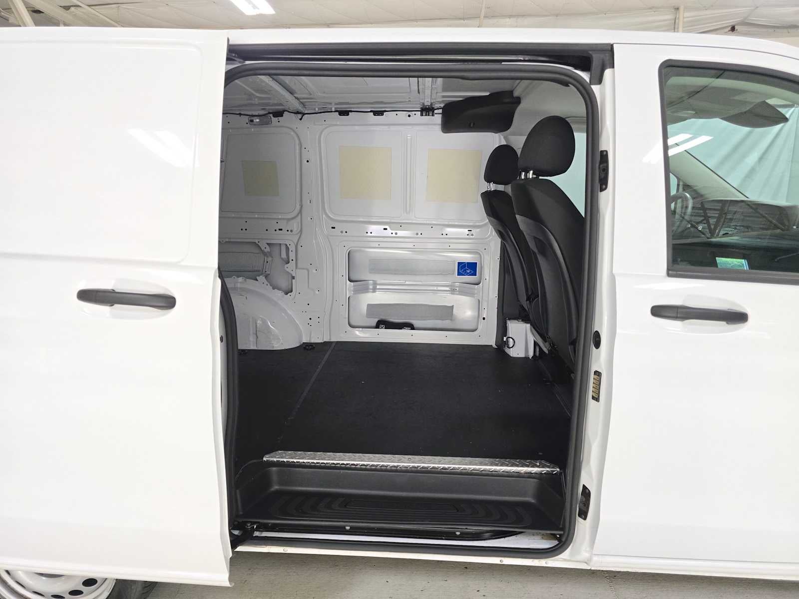 2020 Mercedes-Benz Metris Cargo Van Standard Roof 126 Wheelbase