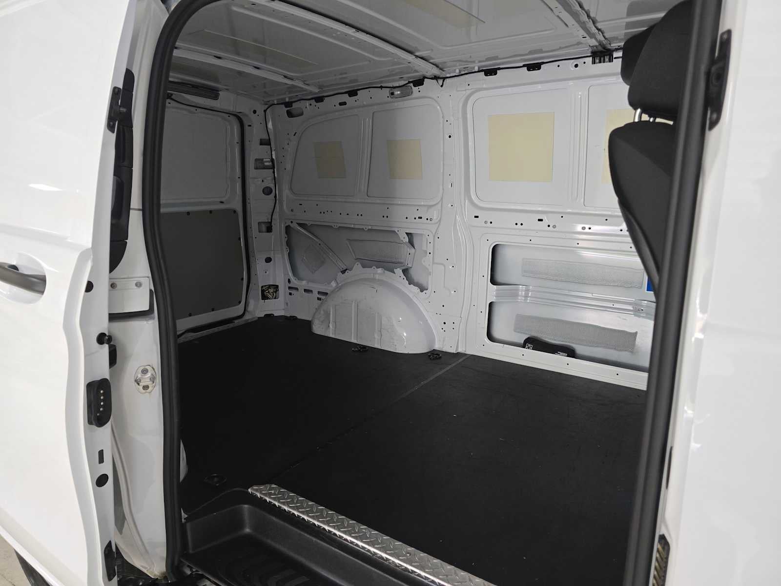 2020 Mercedes-Benz Metris Cargo Van Standard Roof 126 Wheelbase