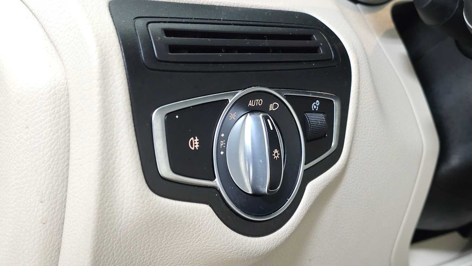 2019 Mercedes-Benz GLC 300 GLC 300