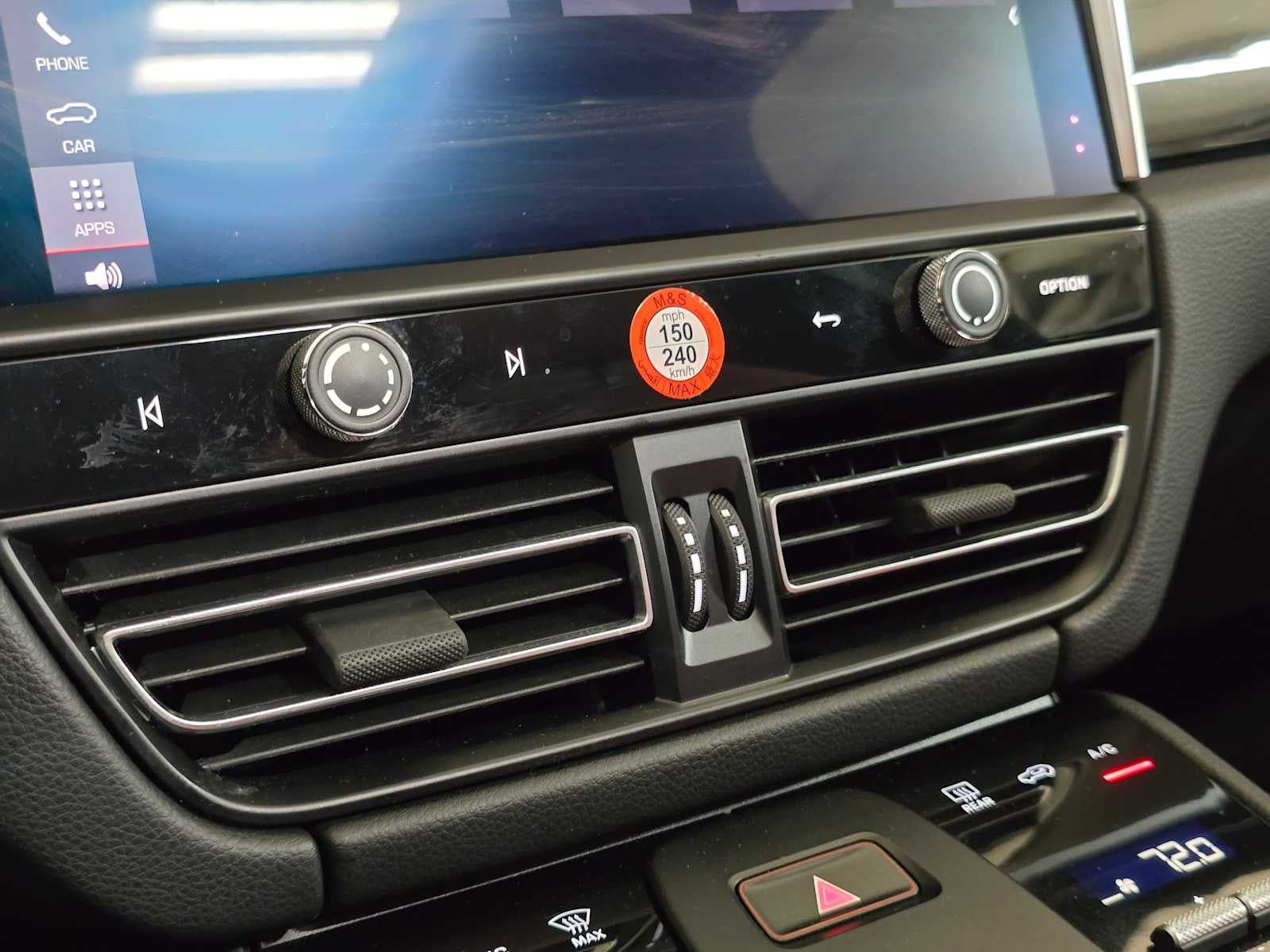 2024 Porsche Macan AWD