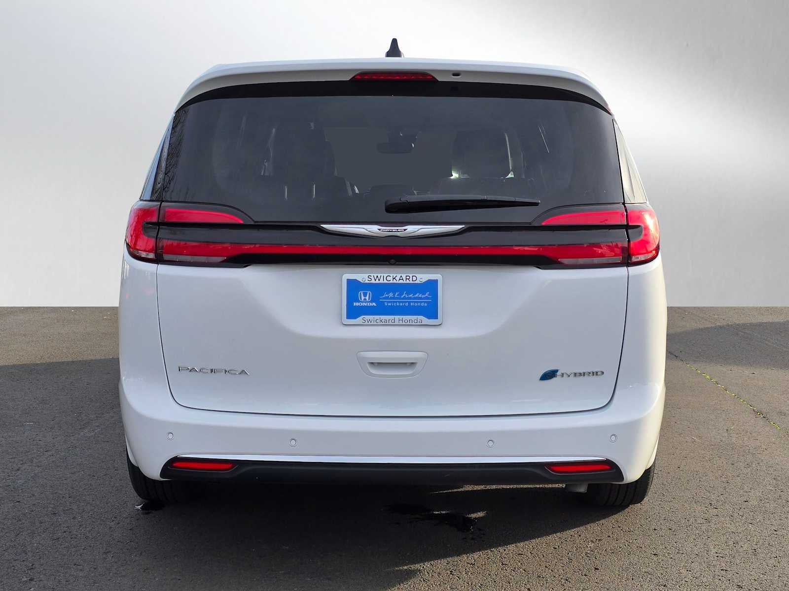 2024 Chrysler Pacifica Hybrid Select