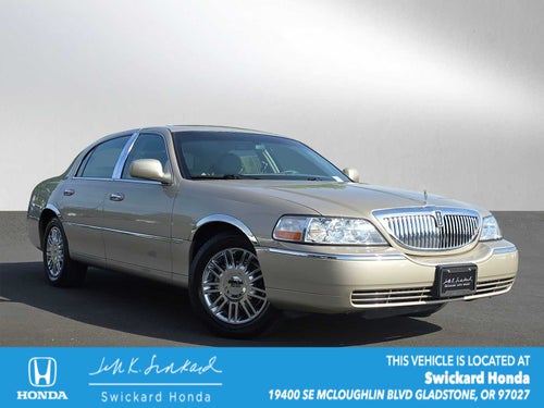 2010 Lincoln Town Car Signature Limited