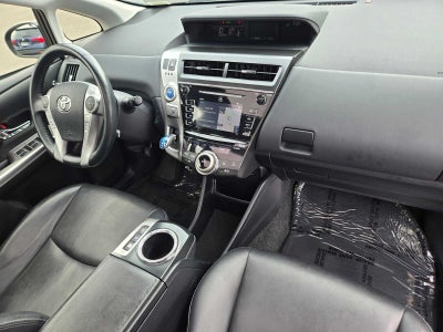 2017 Toyota Prius v Five