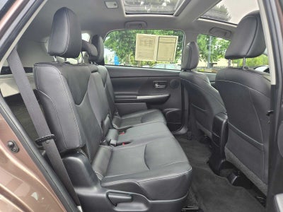 2017 Toyota Prius v Five