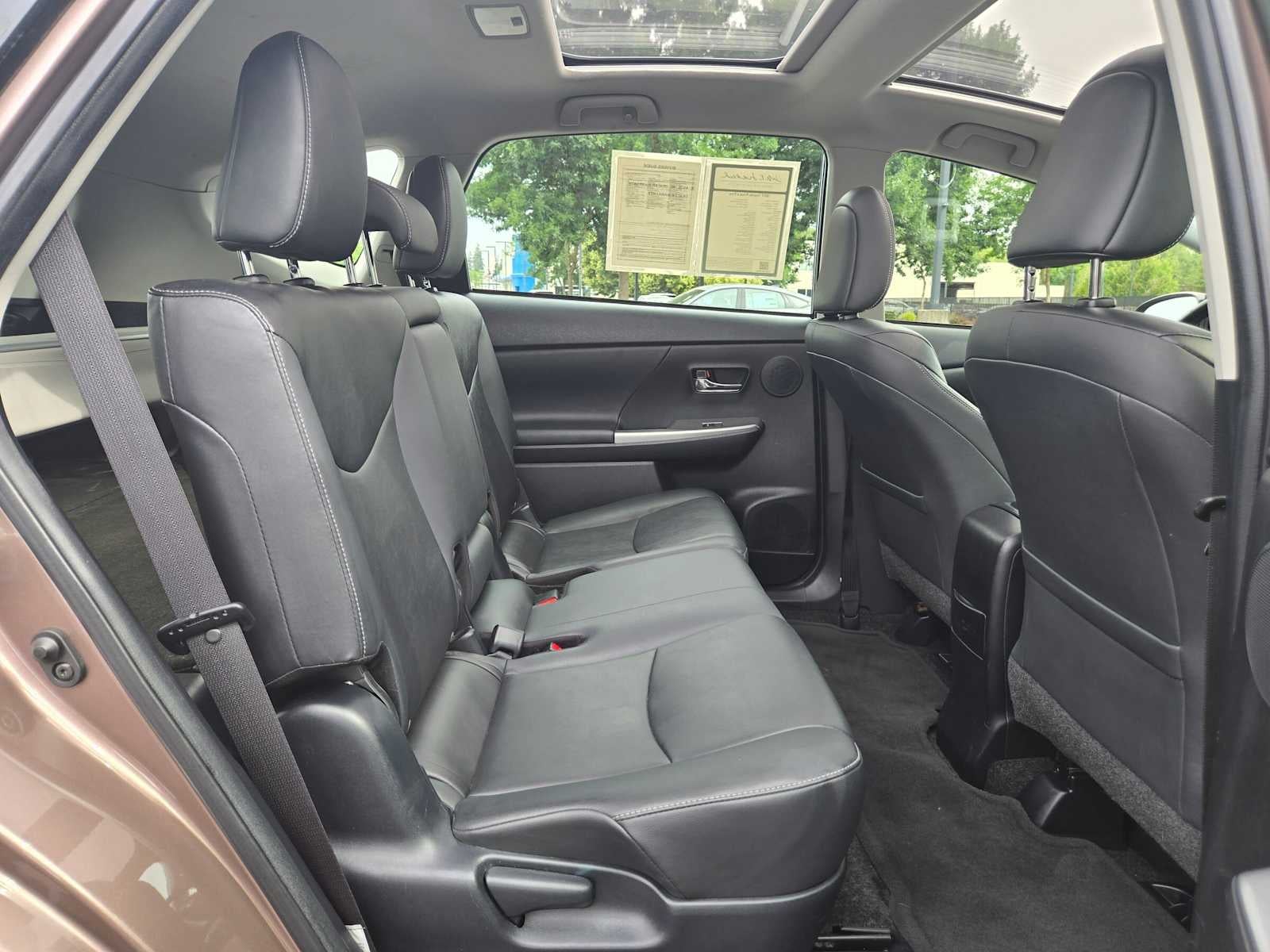 2017 Toyota Prius v Five