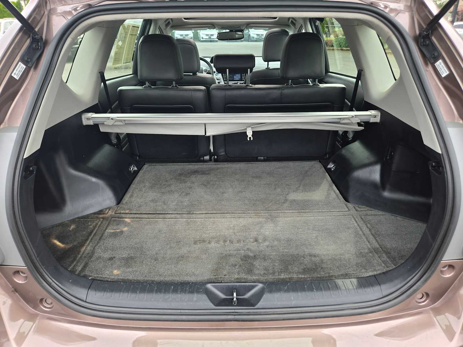 2017 Toyota Prius v Five