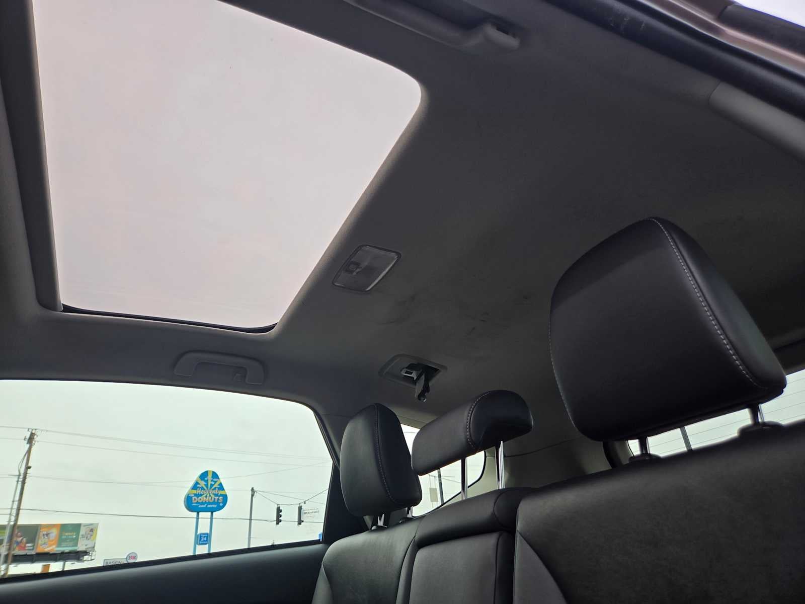 2017 Toyota Prius v Five