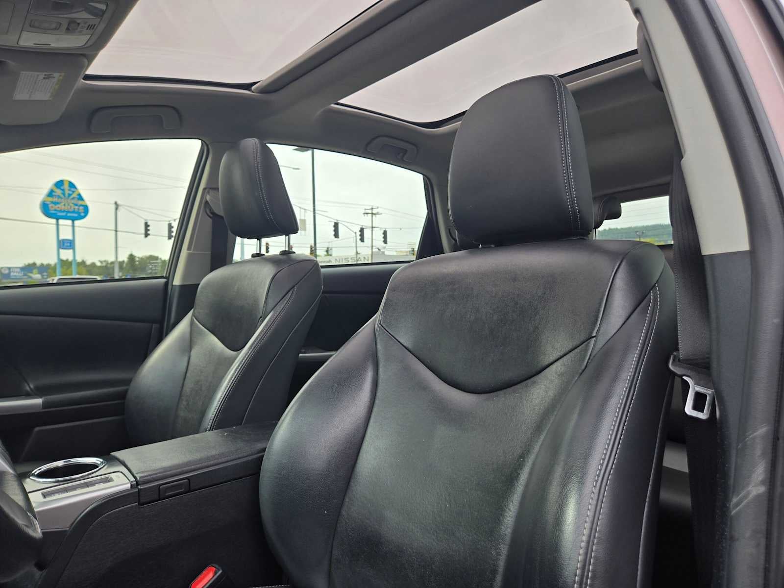 2017 Toyota Prius v Five