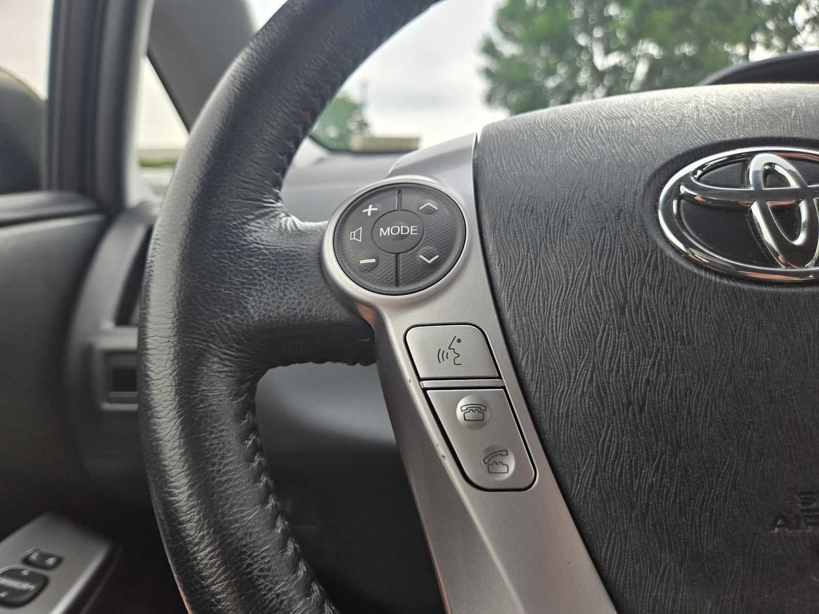 2017 Toyota Prius v Five