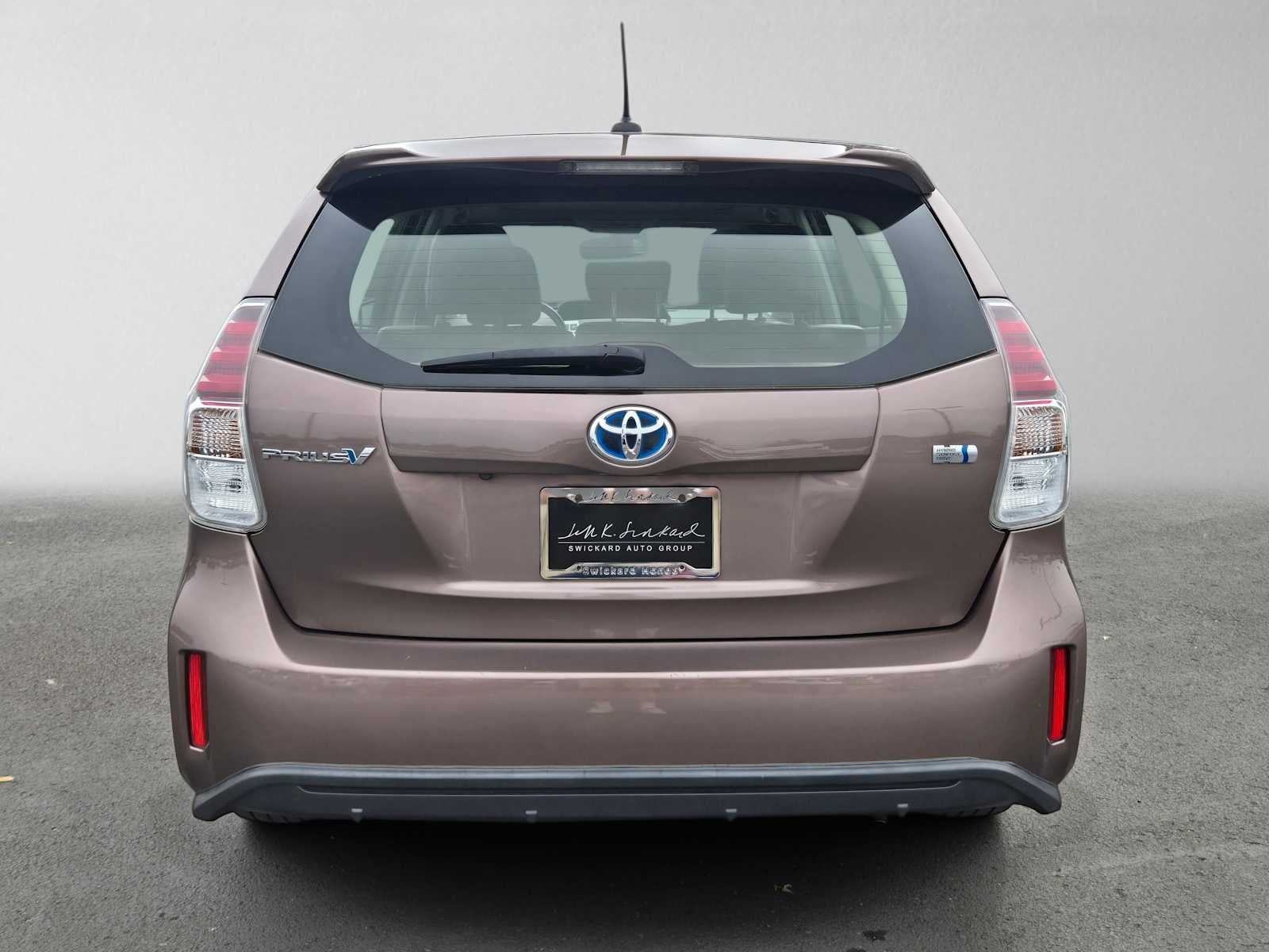 2017 Toyota Prius v Five