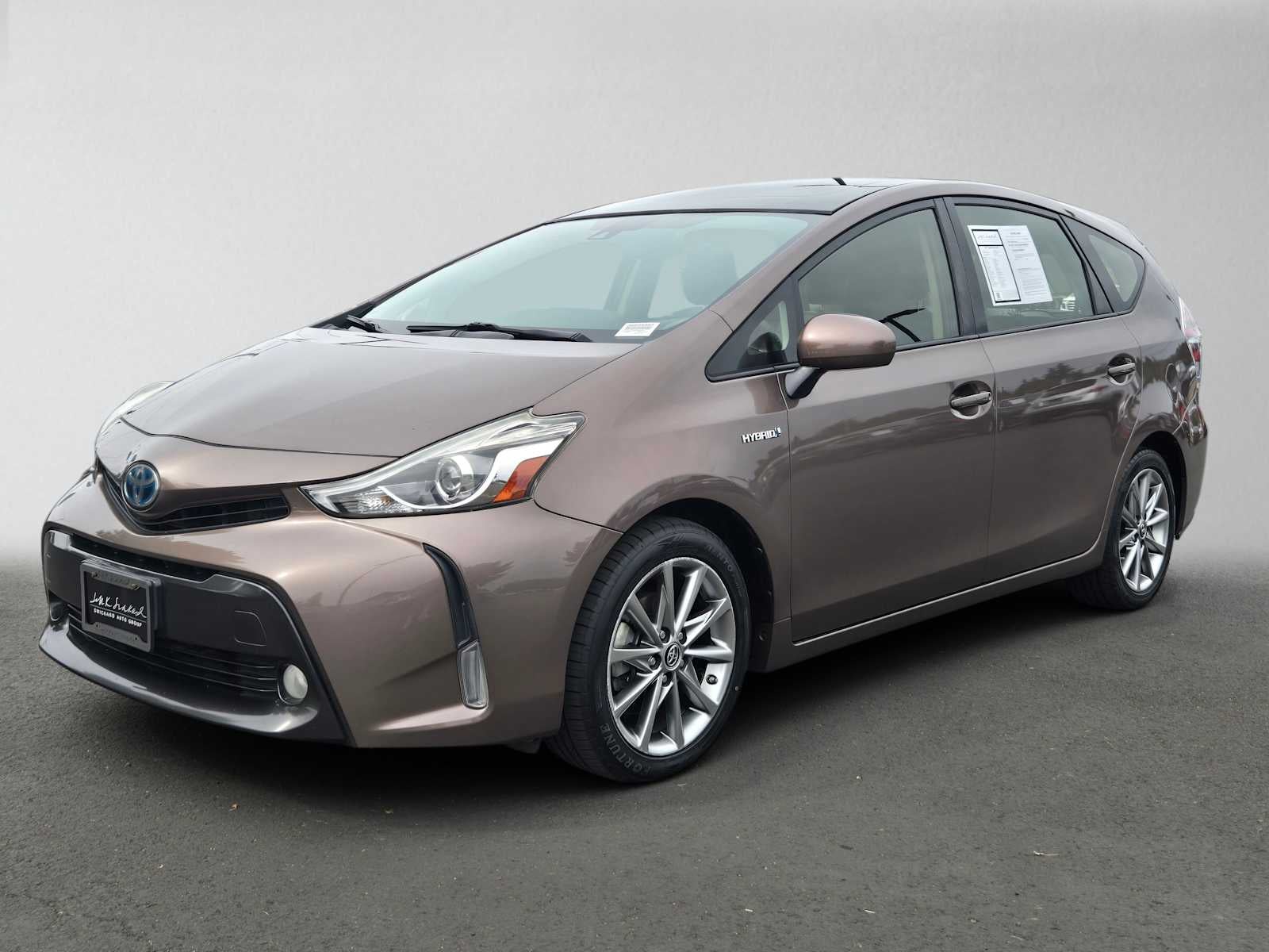 2017 Toyota Prius v Five
