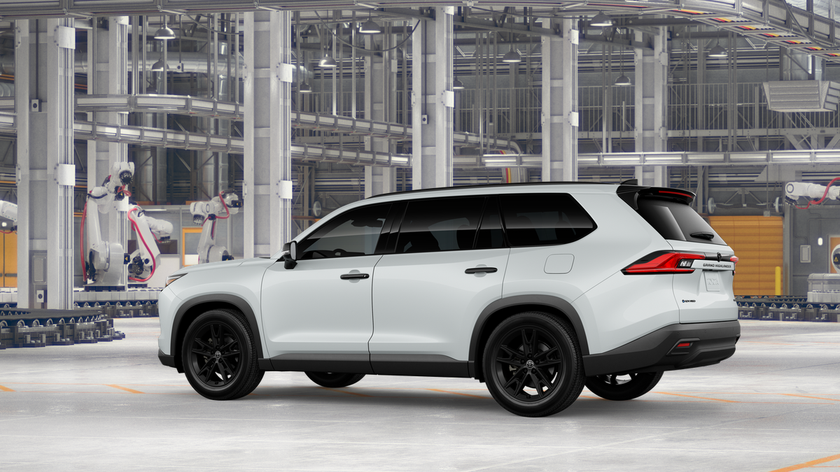 2026 Toyota Grand Highlander Hybrid Nightshade