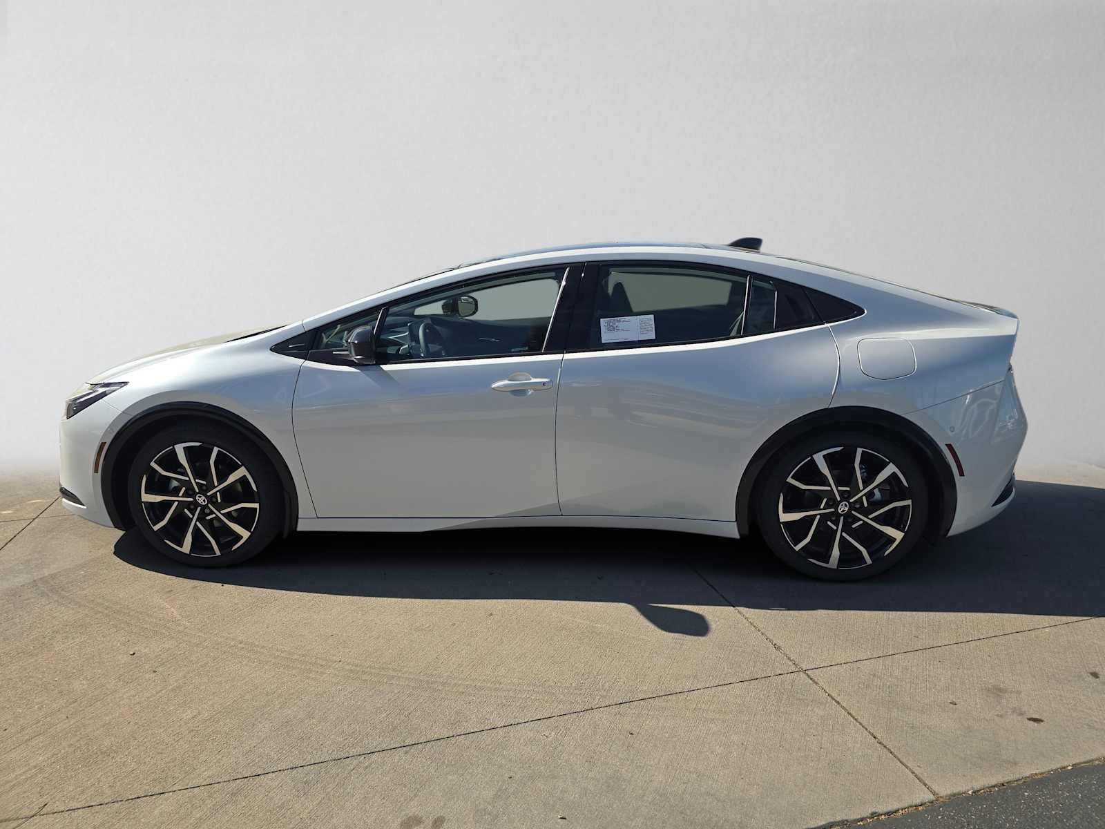 2027 Toyota Prius Plug-in Hybrid XSE Premium
