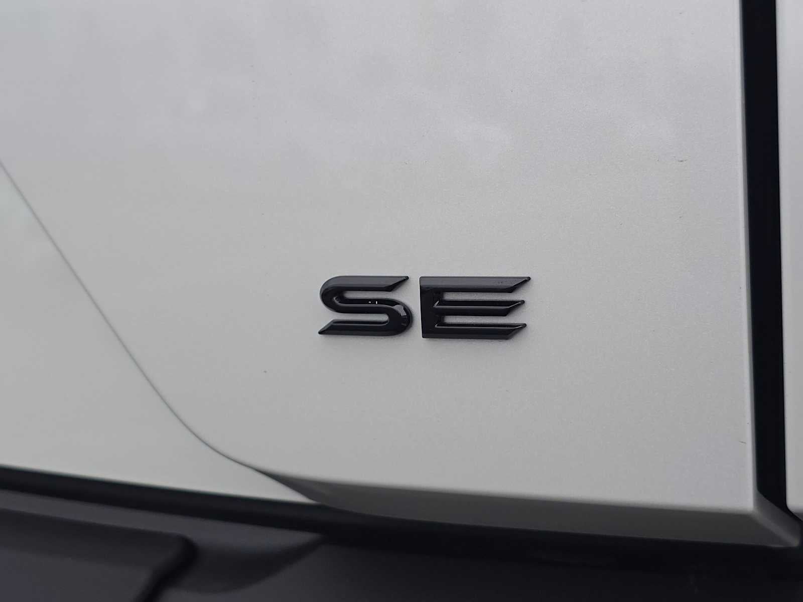2026 Toyota C-HR SE