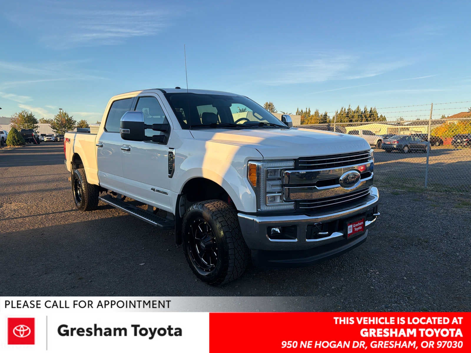 2017 Ford Super Duty F-350 SRW Pickup Lariat