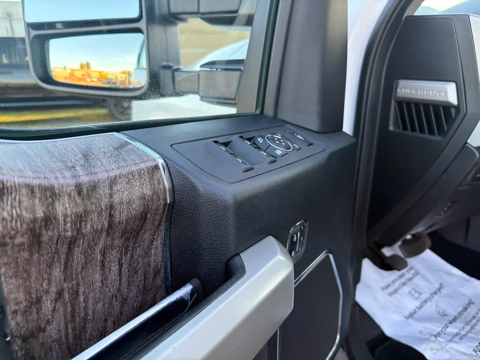 2017 Ford Super Duty F-350 SRW Pickup Lariat