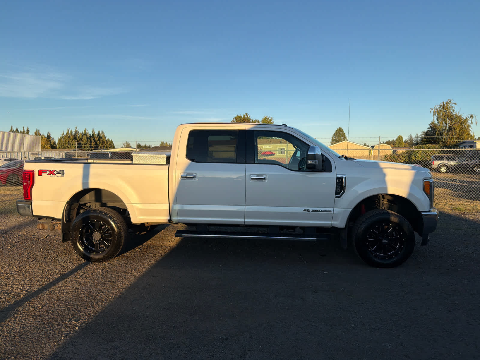 2017 Ford Super Duty F-350 SRW Pickup Lariat