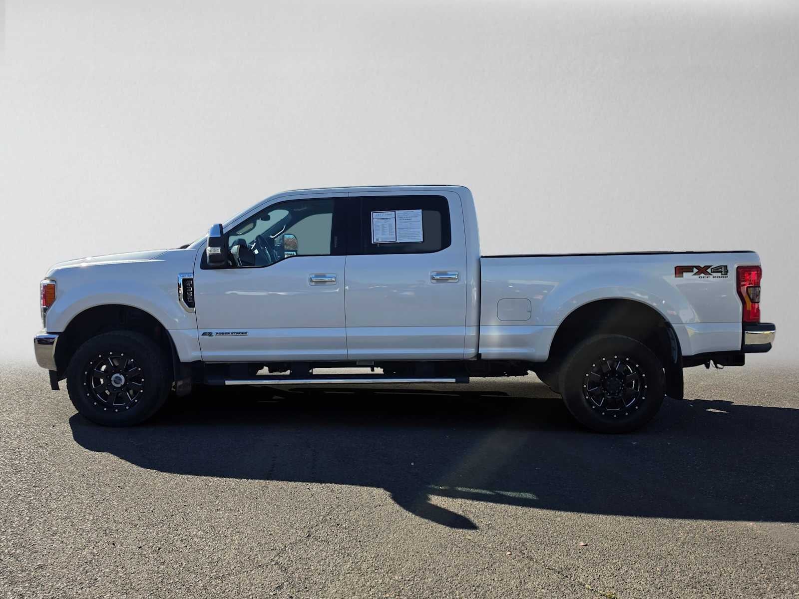 2017 Ford Super Duty F-350 SRW Pickup Lariat