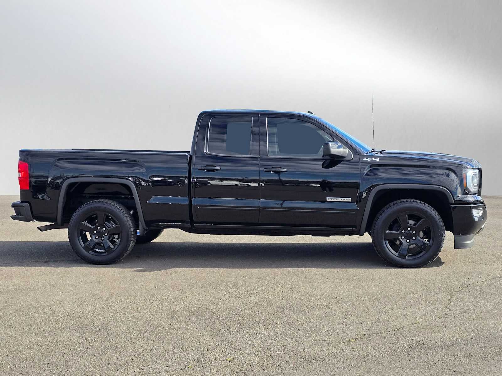 2018 GMC Sierra 1500 4WD Double Cab 143.5"